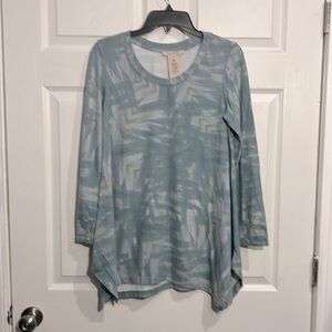 Philosophy Womens Size Medium Long Sleeve Sharkbite Tunic Blouse, Arrow Graphic